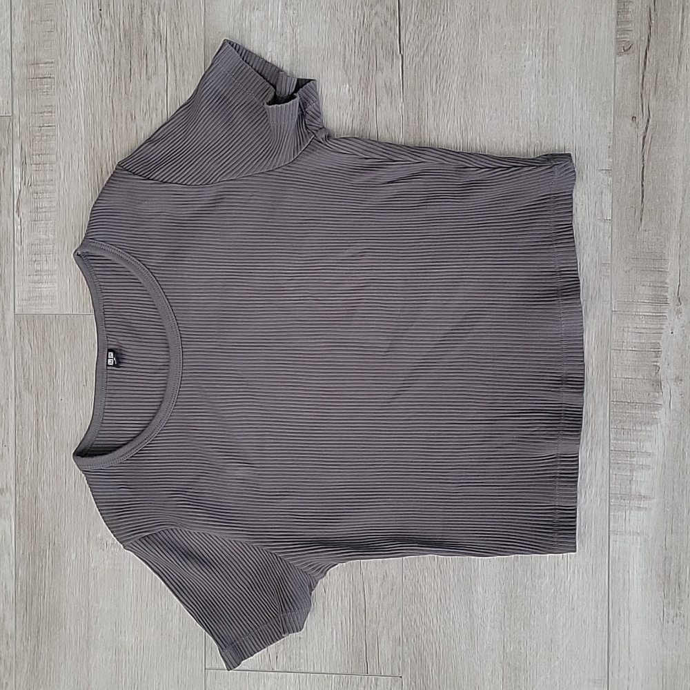 UNIQLO RIBBED CROP TOP GRY MED